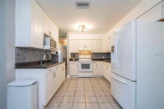 196 NW 100TH AVENUE, Ocala, FL 34482