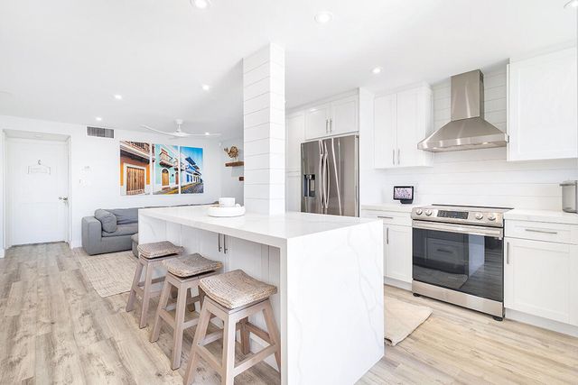 108 Paradise Harbour Boulevard 210, North Palm Beach, FL 33408