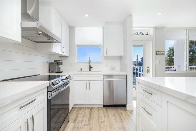 108 Paradise Harbour Boulevard 210, North Palm Beach, FL 33408