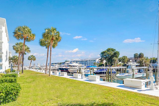 108 Paradise Harbour Boulevard 210, North Palm Beach, FL 33408