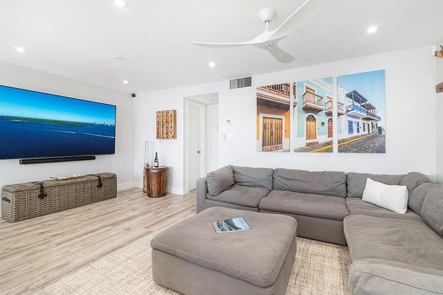 108 Paradise Harbour Boulevard 210, North Palm Beach, FL 33408