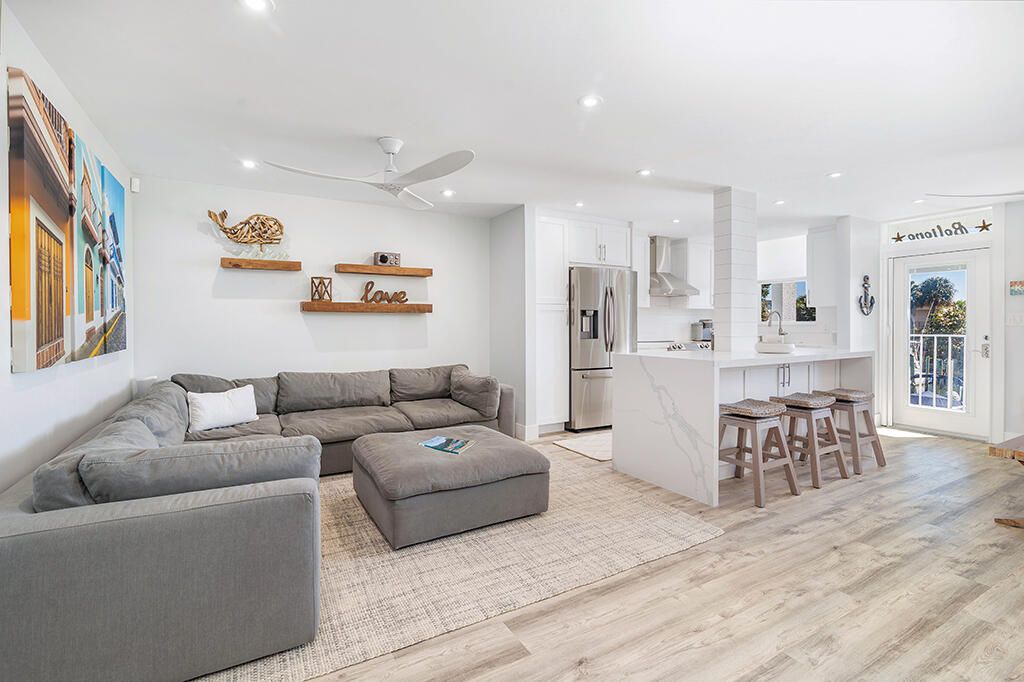 108 Paradise Harbour Boulevard 210, North Palm Beach, FL 33408