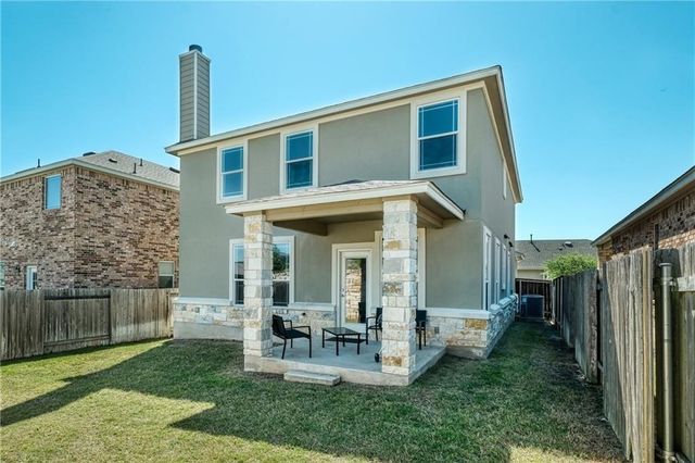 521 Bradford LN, Hutto, TX 78634