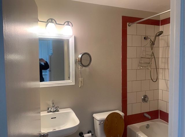 38 Williams St D, Chelsea, MA 02150
