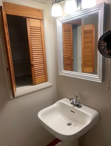 38 Williams St D, Chelsea, MA 02150