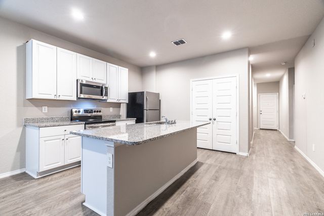 1123 Thea Cv, New Braunfels, TX 78130