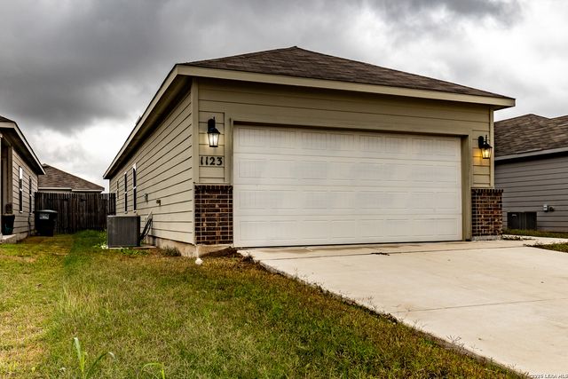 1123 Thea Cv, New Braunfels, TX 78130