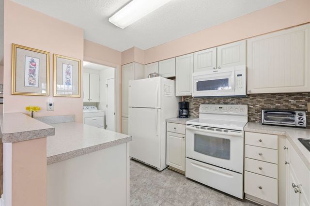 107 Purple Martin Dr., Murrells Inlet, SC 29576