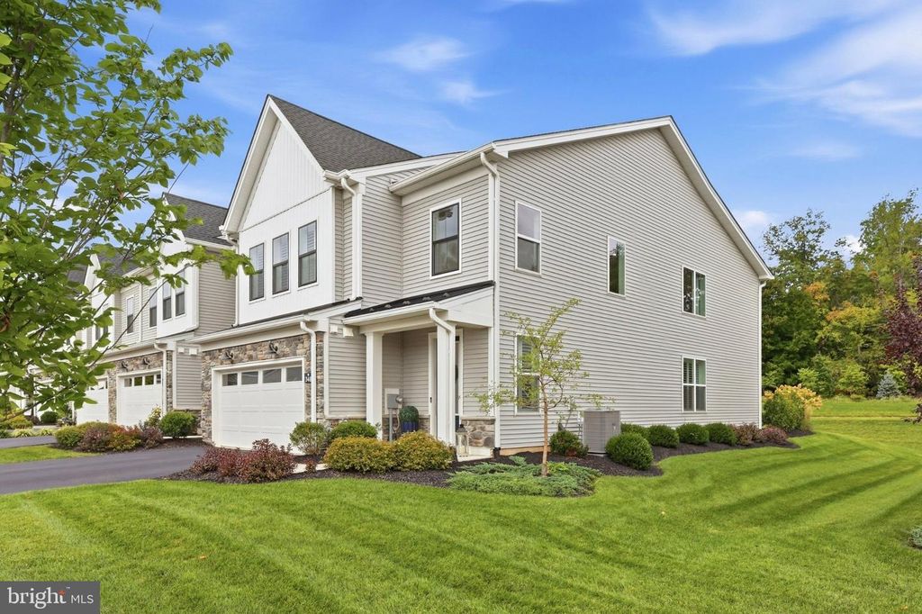 348 HUNTINGTON LN, AMBLER, PA 19002 — photo 2