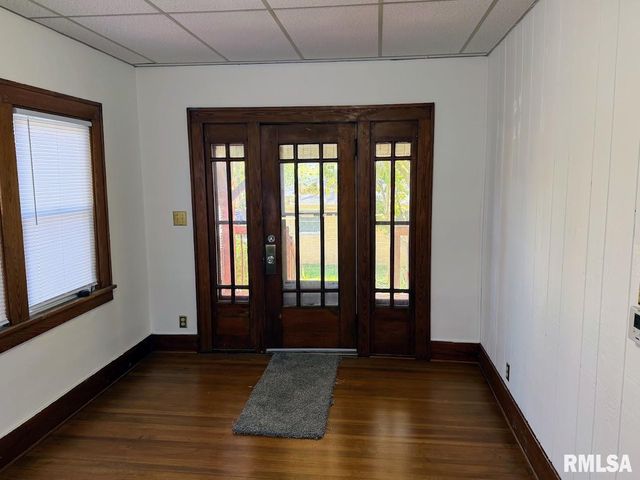 2208 W FORREST HILL Avenue, Peoria, IL 61604
