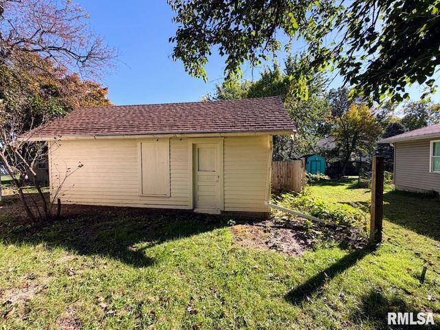 2208 W FORREST HILL Avenue, Peoria, IL 61604