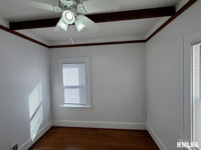 2208 W FORREST HILL Avenue, Peoria, IL 61604