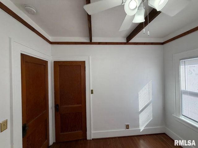 2208 W FORREST HILL Avenue, Peoria, IL 61604