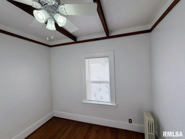 2208 W FORREST HILL Avenue, Peoria, IL 61604