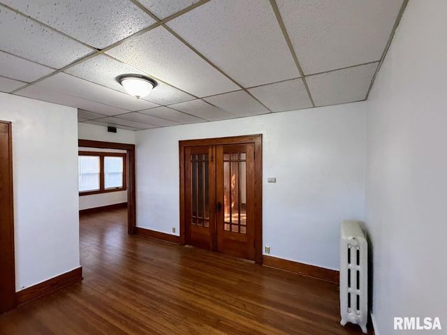 2208 W FORREST HILL Avenue, Peoria, IL 61604