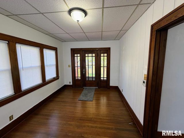 2208 W FORREST HILL Avenue, Peoria, IL 61604