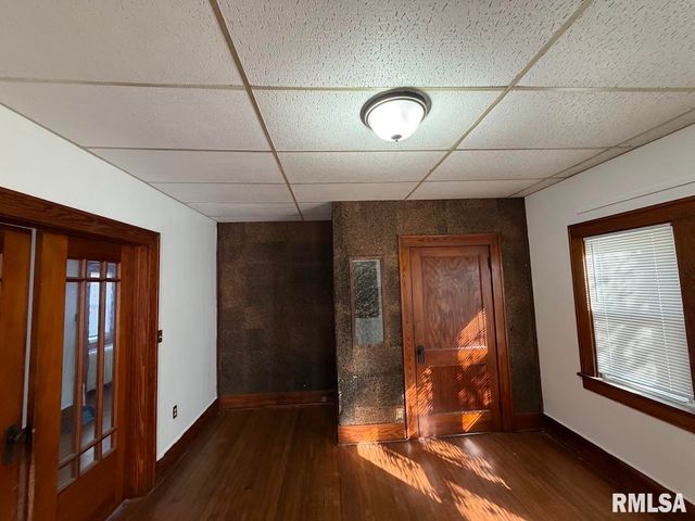 2208 W FORREST HILL Avenue, Peoria, IL 61604