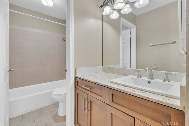 1010 S Victoria Avenue, Corona, CA 92879