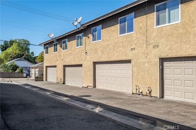 1010 S Victoria Avenue, Corona, CA 92879