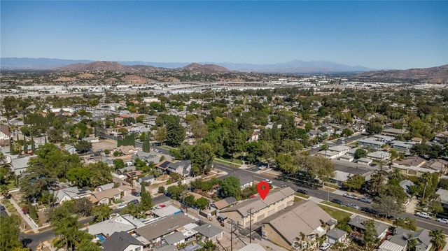 1010 S Victoria Avenue, Corona, CA 92879