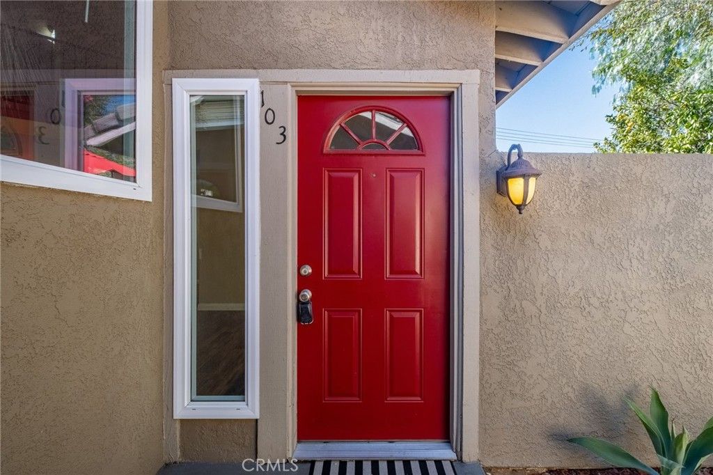 1010 S Victoria Avenue, Corona, CA 92879
