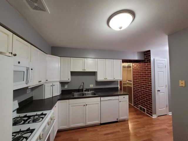 52 N Albert Street, Mount Prospect, IL 60056