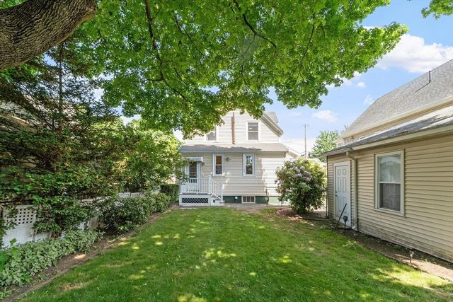 140 Lake View Ave, Lynn, MA 01904