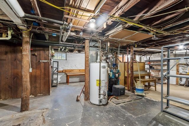 140 Lake View Ave, Lynn, MA 01904
