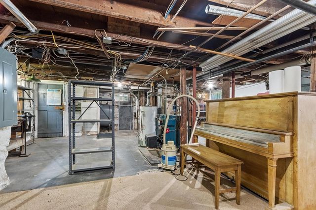 140 Lake View Ave, Lynn, MA 01904