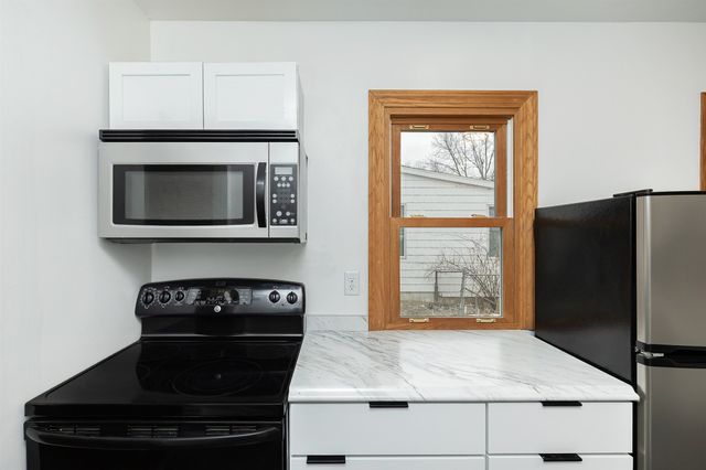 1352 Johnson Street, Des Moines, IA 50315