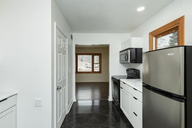 1352 Johnson Street, Des Moines, IA 50315