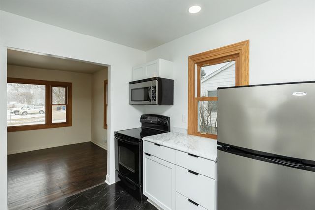 1352 Johnson Street, Des Moines, IA 50315