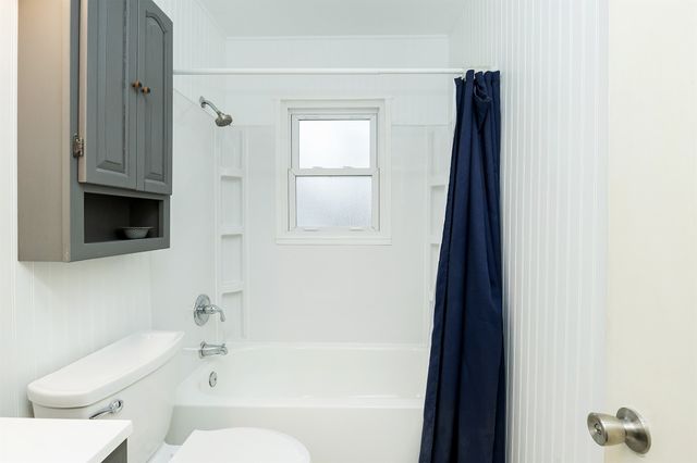 1352 Johnson Street, Des Moines, IA 50315