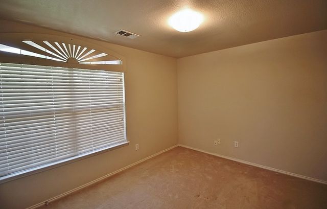 2816 Park Springs Drive, Grand Prairie, TX 75052