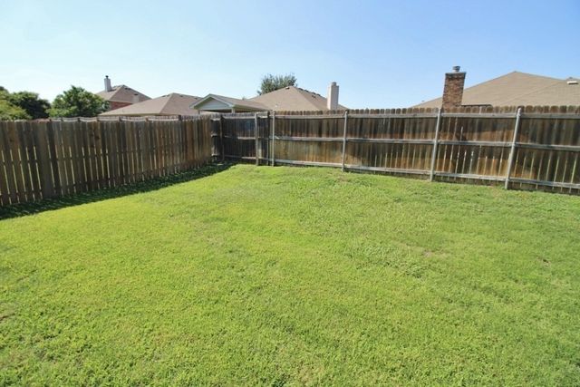 2816 Park Springs Drive, Grand Prairie, TX 75052