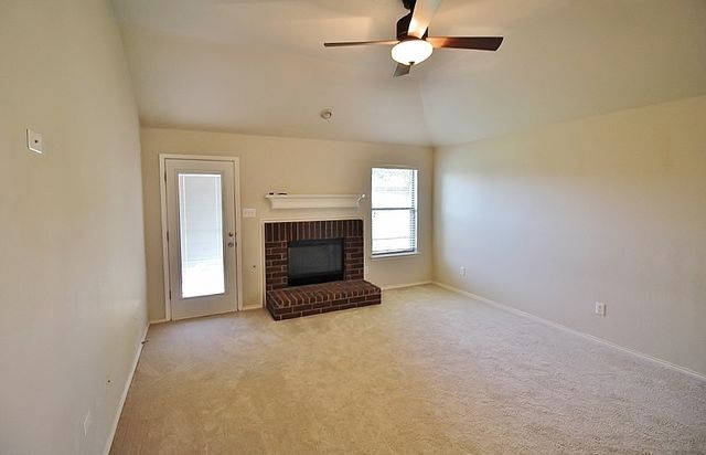 2816 Park Springs Drive, Grand Prairie, TX 75052