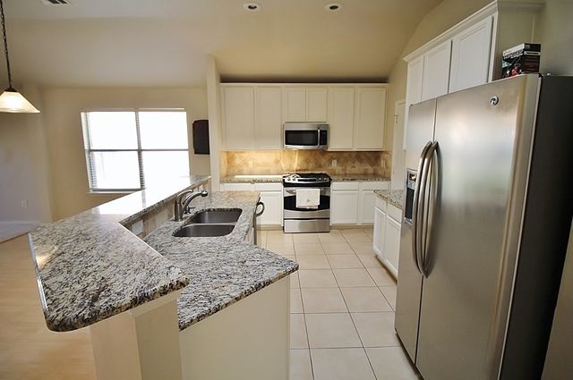 2816 Park Springs Drive, Grand Prairie, TX 75052