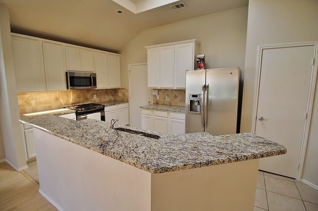 2816 Park Springs Drive, Grand Prairie, TX 75052