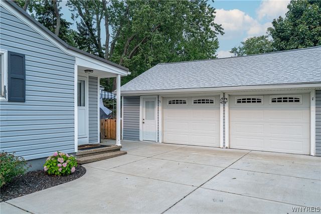 424 Sunset Drive, Hamburg, NY 14075
