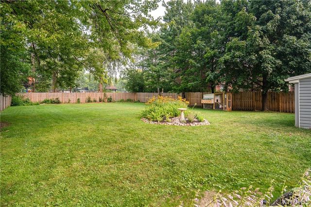 424 Sunset Drive, Hamburg, NY 14075