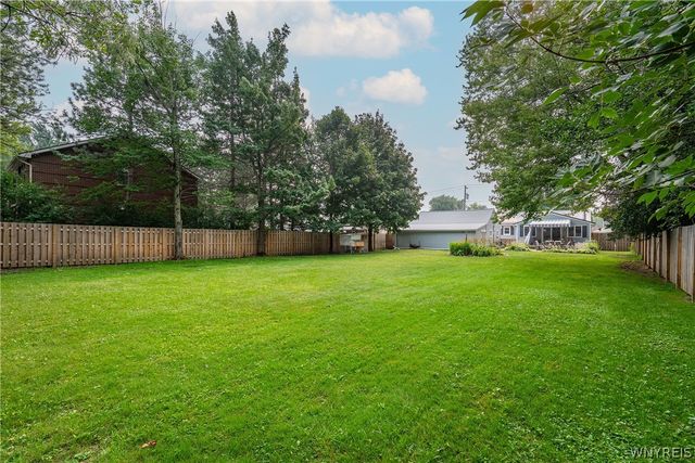 424 Sunset Drive, Hamburg, NY 14075