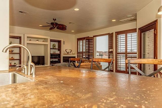 7623 Wyatt Lake Dr, Lawton, OK 73505
