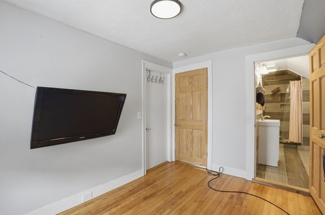 23 Dryden Street, Worcester, MA 01605