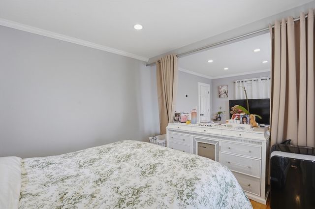 23 Dryden Street, Worcester, MA 01605