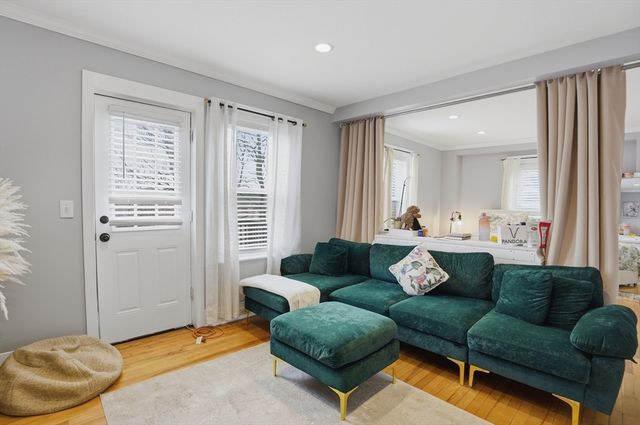 23 Dryden Street, Worcester, MA 01605