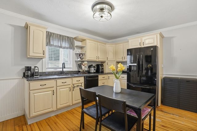 23 Dryden Street, Worcester, MA 01605