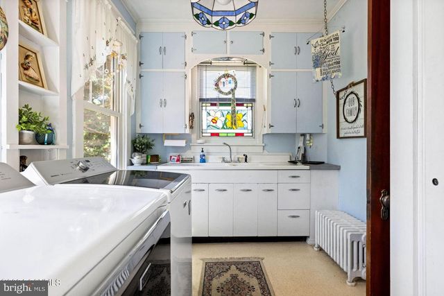 570 E MAIN ST, Middleburg, PA 17842