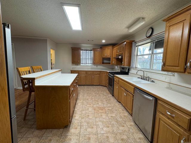 1414 Roosevelt, Malvern, AR 72104