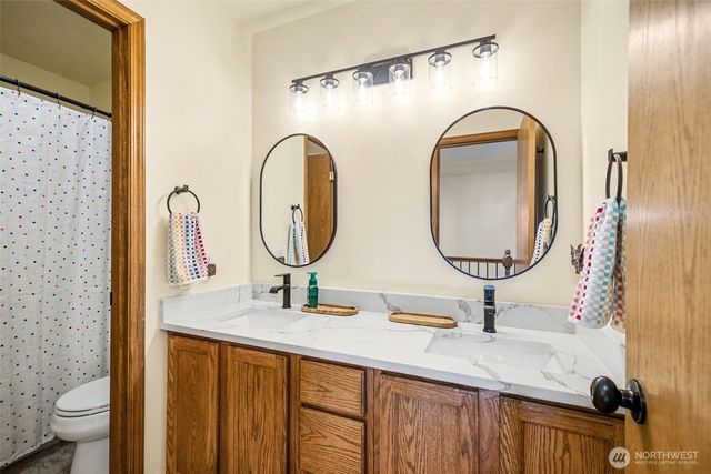 24216 129th Avenue SE, Kent, WA 98030