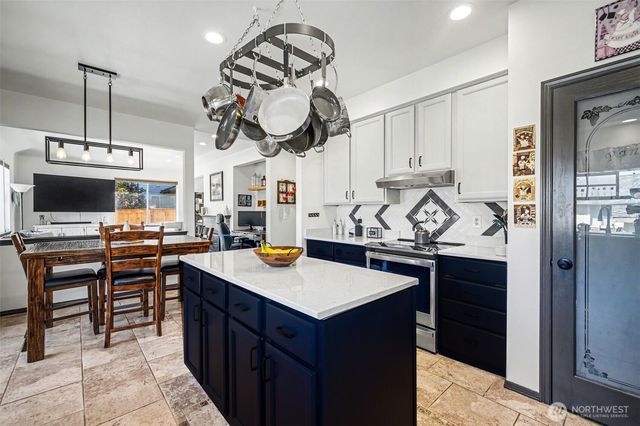 24216 129th Avenue SE, Kent, WA 98030